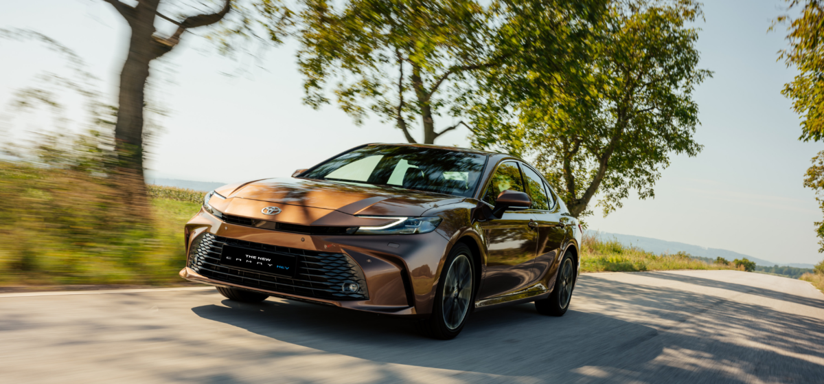 Toyota Camry HEV