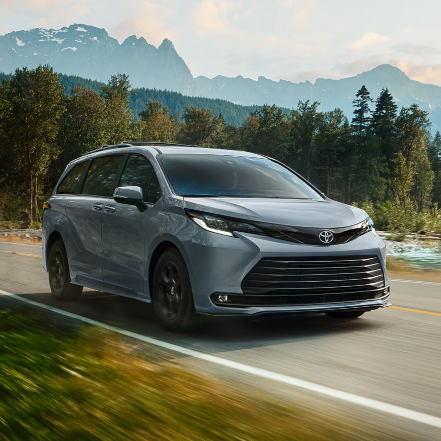Toyota Sienna HEV – image 2
